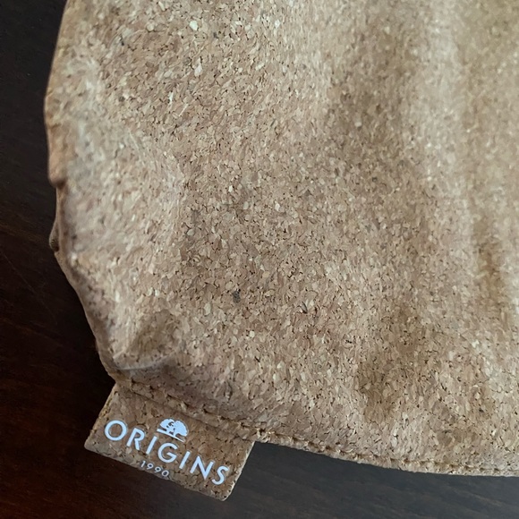 Origins brand soft cork zippered bag/pouch - Picture 5 of 6
